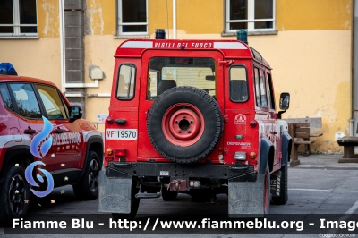 Land-Rover Defender 90
Vigili del Fuoco
Comando Provinciale di Lucca
VF 19570
Parole chiave: Land-Rover Defender_90 VF19570