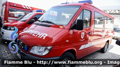 Mercedes-Benz Sprinter II serie
Vigili del Fuoco
Unione Distrettuale Bassa Val Pusteria
Corpo Volontario di San Lorenzo di Sebato (BZ)
Freiwillige Feuerwehr St. Lorenzen
VF 1AE BZ
Parole chiave: Mercedes-Benz Sprinter_IIserie VF1AEBZ