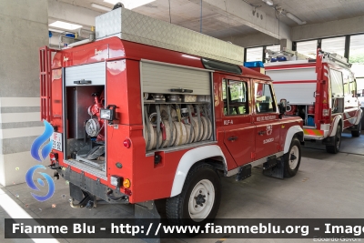 Land-Rover Defender 110
Vigili del Fuoco
Unione Distrettuale Alta Pusteria
Corpo Volontario di San Candido (BZ)
Bezirksverband Oberpustertal
Freiwillige Fuerwehr Innichen
Allestito Ziegler
VF 1E9 BZ
Parole chiave: Land-Rover Defender_110 VF1E9BZ