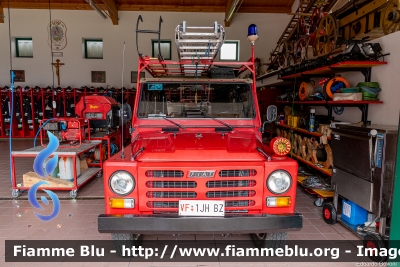 Fiat Campagnola II serie
Vigili del Fuoco
Unione Distrettuale Alta Val Venosta
Corpo Volontario di Clusio (BZ)
Freiwillige Feuerwehr Schleis
VF 1JH BZ
Parole chiave: Fiat Campagnola_IIserie VF1JHBZ