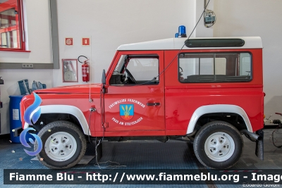 Land-Rover Defender 90
Vigili del Fuoco
Unione Distrettuale Alta Val Venosta
Corpo Volontario di Prato allo Stelvio (BZ)
Freiwillige Feuerwehr Prad am Stilfserjoch
VF 1ZN BZ
Parole chiave: Land-Rover Defender_90 VF1ZNBZ