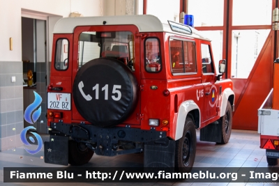 Land-Rover Defender 90
Vigili del Fuoco
Unione Distrettuale Merano
Corpo Volontario di Naturno (BZ)
Freiwillige Feuerwehr Naturns 
VF 20Z BZ
Parole chiave: Land-Rover Defender_90 VF20ZBZ