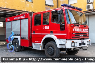 Iveco EuroFire 140E28 4x4 I serie
Vigili del Fuoco
Comando provinciale di Lucca
AutoPompaSerbatoio allestimento Iveco-Magirus
VF 22690
Parole chiave: Iveco EuroFire_140E28_4x4_Iserie VF22690