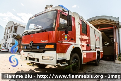 Mercedes-Benz Atego 1328 I serie
Vigili del Fuoco
Unione Distrettuale Merano
Corpo Volontario di Naturno (BZ)
Freiwillige Feuerwehr Naturns 
Allestito Rosenbauer
VF 226 BZ
Parole chiave: Mercedes-Benz Atego_1328_Iserie VF226BZ