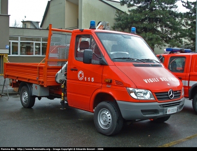 Mercedes-Benz Sprinter 4x4 II serie
Vigili del Fuoco
Nucleo Radio Telecomunicazioni
VF23239
Parole chiave: Mercedes-Benz Sprinter_4x4_IIserie VF23239