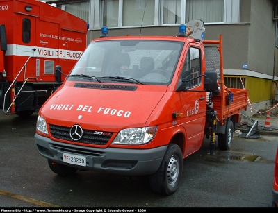 Mercedes-Benz Sprinter 4x4 II serie
Vigili del Fuoco
Nucleo Radio Telecomunicazioni
VF23239
Parole chiave: Mercedes-Benz Sprinter_4x4_IIserie VF23239