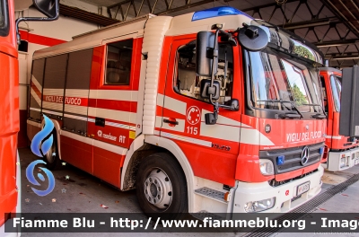 Mercedes-Benz Atego 1529 II serie
Vigili del Fuoco 
Comando Provinciale di Milano
Distaccamento Volontario di Carate Brianza MB
allestimento Rosenbauer
VF 24757
Parole chiave: Mercedes-Benz Atego_1529_IIserie VF24757