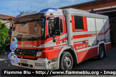 Mercedes-Benz Atego 1529 II serie
Vigili del Fuoco 
Comando Provinciale di Milano
Distaccamento Volontario di Carate Brianza MB
allestimento Rosenbauer
VF 24757
Parole chiave: Mercedes-Benz Atego_1529_IIserie VF24757