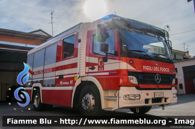 Mercedes-Benz Atego 1529 II serie
Vigili del Fuoco 
Comando Provinciale di Milano
Distaccamento Volontario di Carate Brianza MB
allestimento Rosenbauer
VF 24757
Parole chiave: Mercedes-Benz Atego_1529_IIserie VF24757