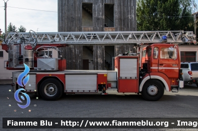 Iveco 140-25
Vigili del Fuoco
Comando Provinciale di Monza
Distaccamento Volontario di Carate Brianza MB
Autoscala di provenienza tedesca ricondizionata Fortini
VF 26965
Parole chiave: Iveco 140-25 VF26965