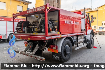 Mercedes-Benz Unimog U5023
Vigili del Fuoco
Comando Provinciale di Lucca
Allestimento Fortini
Modulo AIB Fortini
VF 29810
Parole chiave: Mercedes-Benz Unimog_U5023 VF29810