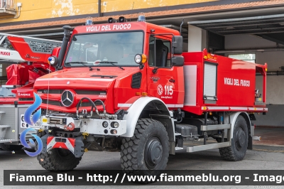 Mercedes-Benz Unimog U5023
Vigili del Fuoco
Comando Provinciale di Lucca
Allestimento Fortini
Modulo AIB Fortini
VF 29810
Parole chiave: Mercedes-Benz Unimog_U5023 VF29810