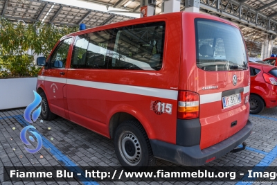 Volkswagen Transporter T5
Vigili del Fuoco
Unione distrettuale di Fassa
Corpo Volontario di Canazei (TN)
VF 3H7 TN
Parole chiave: Volkswagen Transporter_T5 VF3H7TN