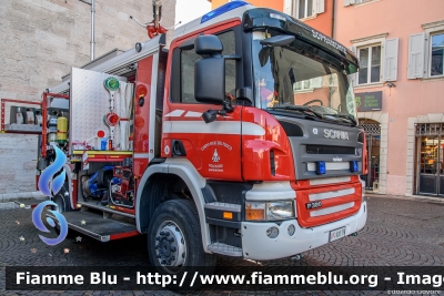 Scania P380 4x4 I serie
Vigili del Fuoco
Unione Distrettuale di Trento
Corpo Volontario di Sopramonte (TN)
AutoPompaSerbatoio allestimento Rosenbauer
VF 4D0 TN
Parole chiave: Scania P380_4x4_Iserie VF4D0TN Santa_Barbara_2019