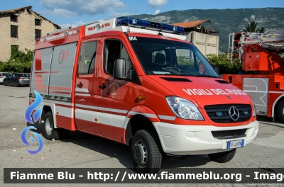 Mercedes-Benz Sprinter 4x4 III serie
Vigili del Fuoco
Distretto della Vallagarina
Corpo Volontario di Mori (TN)
Allestimento Kofler
VF 4H8 TN
Parole chiave: Mercedes-Benz Sprinter_4x4_IIIserie VF4H8TN