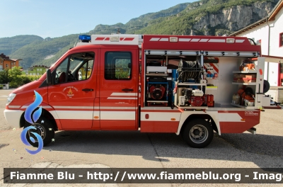 Mercedes-Benz Sprinter 4x4 III serie
Vigili del Fuoco
Distretto della Vallagarina
Corpo Volontario di Mori (TN)
Allestimento Kofler
VF 4H8 TN
Parole chiave: Mercedes-Benz Sprinter_4x4_IIIserie VF4H8TN