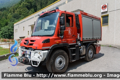 Mercedes-Benz Unimog U218
Vigili del Fuoco
Unione Distrettuale delle Giudicarie
Corpo Volontario di Condino (TN)
Allestimento Divitec
VF 4J1 TN
Parole chiave: Mercedes-Benz Unimog U218 VF4J1TN