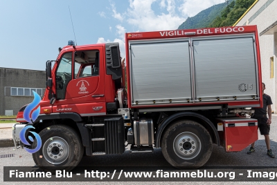 Mercedes-Benz Unimog U218
Vigili del Fuoco
Unione Distrettuale delle Giudicarie
Corpo Volontario di Condino (TN)
Allestimento Divitec
VF 4J1 TN
Parole chiave: Mercedes-Benz Unimog U218 VF4J1TN