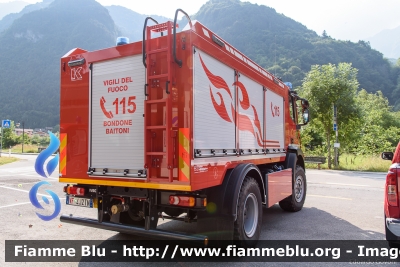 Iveco Eurocargo 4x4 110E25 III serie
Vigili del Fuoco
Distretto delle Giudicarie
Corpo Volontario di Bondone Baitoni (TN)
Allestimento Kofler Fahrzeugbau
VF 4J2 TN
Parole chiave: Iveco Eurocargo_4x4_110E25_IIIserie VF4J2TN