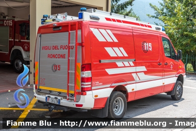 Mercedes Benz Sprinter 4x4 III serie
Vigili del Fuoco
Unione Distrettuale delle Giudicarie
Corpo Volontario di Roncone (TN)
Allestimento Kofler Fahrzeugbau
VF 5K4 TN
Parole chiave: Mercedes Benz Sprinter_4x4_IIIserie VF5k4TN