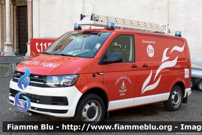 Volkswagen Transporter T6
Vigili del Fuoco
Unione Distrettuale di Trento
Corpo Volontario di Meano (TN)
Allestimento Kofler Fahrzeugbau
VF 6L7 TN
Parole chiave: Volkswagen Transporter_T6 VF6L7TN Santa_BArbara_2019