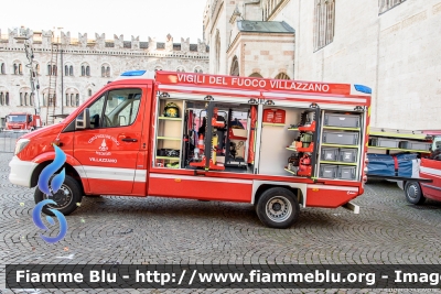 Mercedes-Benz Sprinter 4x4 III serie restyle
Vigili del Fuoco
Unione Distrettuale di Trento
Corpo Volontario di Villazzano
Allestimento Fulmix
VF 8J1 TN
Parole chiave: Mercedes-Benz Sprinter_4x4_IIIserie_restyle VF8J1TN Santa_BArbara_2019