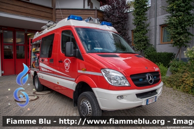 Mercedes-Benz Sprinter 4x4 III serie
Vigili del Fuoco
Unione Distrettuale Bassa Val Pusteria
Corpo Volontario di Perca (BZ)
Freiwillige Feuerwehr Percha
Allestito Brandshutz
VF FW 37V
Parole chiave: Mercedes-Benz Sprinter_4x4_IIIserie VFFW37V