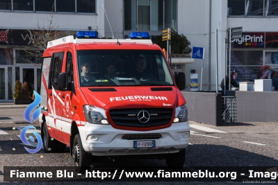 Mercdes-Benz Sprinter 4x4 III serie restyle
Vigili del Fuoco
Unione Distrettuale di Bolzano
Corpo Volontario di Vanga (BZ)
Freiwillige Feuerwehr Wangen
Allestimento Ziegler
VF FW 3B0
Parole chiave: Mercdes-Benz Sprinter_4x4_IIIserie_restyle VFFW3B0 Civil_Protect_2018