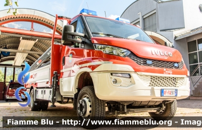 Iveco Daily VI serie
Vigili del Fuoco
Unione Distrettuale Merano
Corpo Volontario di Naturno (BZ)
Freiwillige Feuerwehr Naturns 
Allestimento Brandus
VF FW 3B7
Parole chiave: Iveco Daily_VIserie VFFW3B7