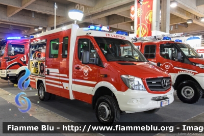 Mercedes-Benz Sprinter 4x4 III serie restyle
Vigili del Fuoco
Unione Distrettuale Alta Val Venosta
Corpo Volontario di Laudes (BZ)
Freiwillige Feuerwehr Laatsch
Allestimento Ziegler
VF FW 3CT
Parole chiave: Mercedes-Benz Sprinter_4x4_IIIserie_restyle VFFW3CT Civil_Protect_2018