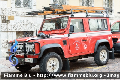 Land Rover Defender 90
Vigili del Fuoco
Unione Distrettuale di Trento
Corpo Volontario di Meano (TN)
VF H23 TN
Parole chiave: Land-Rover Defender_90 VFH23TN Santa_Barbara_2019