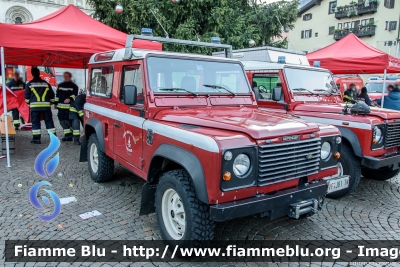 Land Rover Defender 90
Vigili del Fuoco
Unione Distrettuale di Trento
Corpo Volontario di Cognola (TN)
VF J81 TN
Parole chiave: Land-Rover Defender_90 VFJ81TN Santa_Barbara_2019