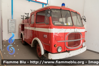 Fiat 650N
Vigili del Fuoco
Unione Distrettuale delle Giudicarie
Corpo Volontario di Tione di Trento (TN)
Allestimento Baribbi
Parole chiave: Fiat 650N