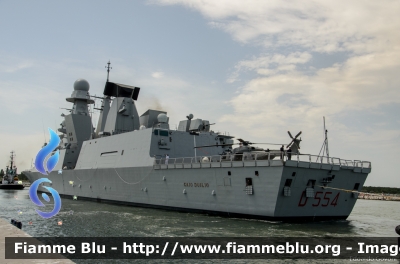 Nave D554 "Caio Duilio"
Marina Militare Italiana
Cacciatorpediniere Lanciamissili
Classe Orizzonte
Parole chiave: Nave D554 "Caio Duilio"