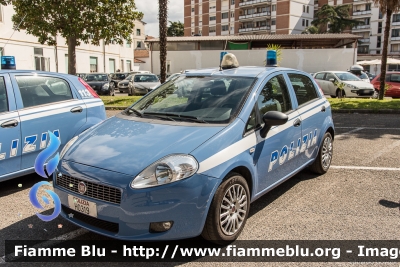 Fiat Grande Punto
Polizia di Stato
POLIZIA H0319
Parole chiave: Fiat Grande_Punto POLIZIAH0319 Festa_della_Polizia_2019