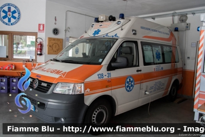 Volkswagen Transporter T5 
Associazione Volontari Soccorso Trasporto Infermi di Pinzolo Alta Rendena
Allestimento Aricar
Parole chiave: Volkswagen Transporter_T5 Ambulanza