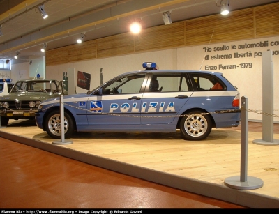 Bmw 320 E46 Touring II serie
Polizia di Stato
Polizia Stradale 
Esemplare esposto presso il Museo delle auto della Polizia di Stato
POLIZIA F0333
Parole chiave: Bmw 320_E46_Touring_IIserie POLIZIAF0333 Museo_delle_auto_della_Polizia_di_Stato