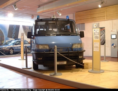 Fiat Ducato II serie
Polizia di Stato
Reparto Mobile
Esemplare esposto presso il Museo delle auto della Polizia di Stato
POLIZIA D5601
Parole chiave: Fiat Ducato_IIserie POLIZIAD5601