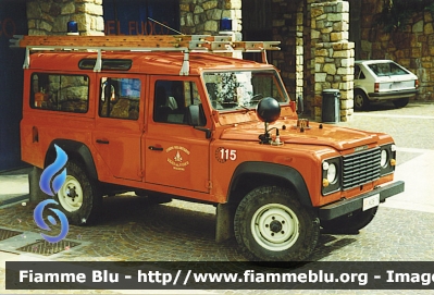 Land-Rover Defender 110
Vigili del Fuoco
Unione distrettuale di Mezzolombardo
Corpo Volontario di Molveno (TN)
*Dismesso*
VF K38 TN
Parole chiave: Land-Rover Defender_110 VFK38TN