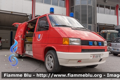 Volkswagen Transporter T4 restyle
Vigili del Fuoco
Unione Distrettuale della Bassa Val Venosta
Corpo Volontario di Silandro (BZ)
Bezirksverband Untervinschgau
Freiwillige Feuerwehr Schlanders
VF 0AY BZ
Parole chiave: Volkswagen Transporter_T4restyle VF0AYBZ