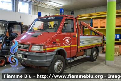 Iveco Daily 4x4 II serie
Vigili del Fuoco
Unione Distrettuale della Bassa Val Venosta
Bezirksverband Untervinschgau
Ospitato dal Corpo Volontario di Silandro (BZ)
VF 0RV BZ
Parole chiave: Iveco Daily_4x4_IIserie VF0RVBZ