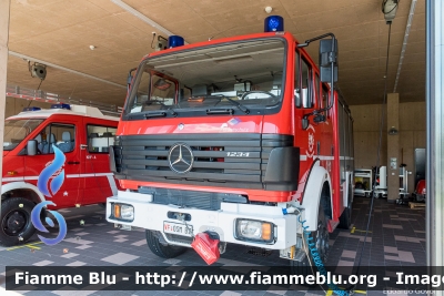 Mercedes-Benz 1234
Vigili del Fuoco
Unione Distrettuale di Bolzano
Corpo Volontario di Longomoso Collalbo (BZ)
Freiwillige Feuerwehr Lengmoos Klobenstein
VF 0SM BZ
Parole chiave: Mercedes-Benz 1234 VF0SMBZ