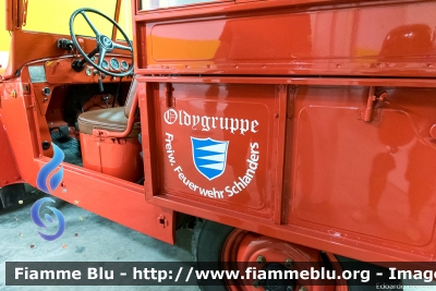 Fiat Campagnola I serie
Vigili del Fuoco
Unione Distrettuale della Bassa Val Venosta
Corpo Volontario di Silandro (BZ)
Bezirksverband Untervinschgau
Freiwillige Feuerwehr Schlanders
VF 1JL BZ
Parole chiave: Fiat Campagnola_Iserie VF1JLBZ