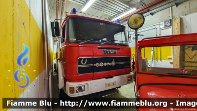 Fiat 684N
Vigili del Fuoco
Unione Distrettuale della Bassa Val Venosta
Corpo Volontario di Silandro (BZ)
Bezirksverband Untervinschgau
Freiwillige Feuerwehr Schlanders
VF 1JJ BZ
Parole chiave: Fiat 684N VF1JJBZ