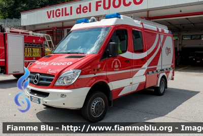 Mercedes-Benz Sprinter 4x4 III serie
Vigili del Fuoco
Unione Distrettuale delle Giudicarie
Corpo Volontario di Tione di Trento (TN)
Allestimento Brandschutz
VF 2J1 TN
Parole chiave: Mercedes-Benz Sprinter_4x4_IIIserie VF2J1TN