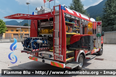 Mercedes-Benz Sprinter 4x4 III serie
Vigili del Fuoco
Unione Distrettuale delle Giudicarie
Corpo Volontario di Tione di Trento (TN)
Allestimento Brandschutz
VF 2J1 TN
Parole chiave: Mercedes-Benz Sprinter_4x4_IIIserie VF2J1TN