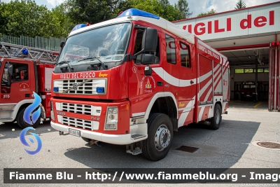 Volvo FM12
Vigili del Fuoco
Unione Distrettuale delle Giudicarie
Corpo Volontario di Tione di Trento (TN)
Allestimento Fulmix
VF 7A3 TN
Parole chiave: Volvo FM12 VF7A3TN