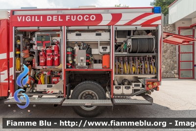 Volvo FM12
Vigili del Fuoco
Unione Distrettuale delle Giudicarie
Corpo Volontario di Tione di Trento (TN)
Allestimento Fulmix
VF 7A3 TN
Parole chiave: Volvo FM12 VF7A3TN