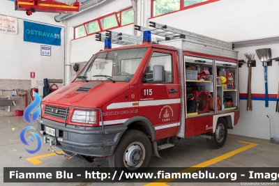 Iveco Daily 4x4 II serie
Vigili del Fuoco
Unione Distrettuale delle Giudicarie
Corpo Volontario di Tione di Trento (TN)
Allestimento Brandschutz
VF E45 TN
Parole chiave: Iveco Daily_4x4_IIs VFE45TNerie