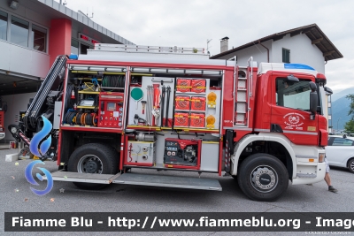 Scania P420
Vigili del Fuoco
Unione Distrettuale della Bassa Val Venosta
Bezirksverband Untervinschgau
Ospitato dal Corpo Volontario di Silandro (BZ)
Allestimento Brandschutz Rosenbauer
VF FW 36A
Parole chiave: Scania P420 VFFW36A